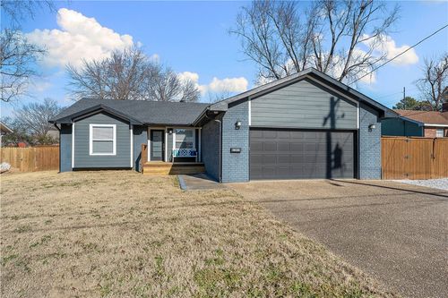 1003 Ne 2nd St, Bentonville, AR, 72712-5443 | Card Image