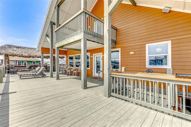 950 Seadrift Dr, House other with 5 bedrooms, 4 bathrooms and null parking in Crystal Beach TX | Image 24