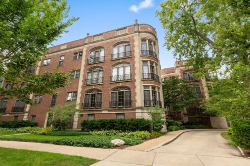 3c-946 Michigan Ave, Evanston, IL, 60202-1447 | Card Image