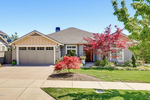 4002 Crystal Springs Dr, Medford, OR, 97504-9186 | Card Image