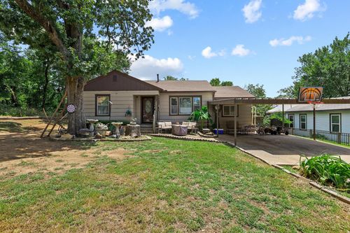 612 E Monterey Street, Denison, TX, 75021 | Card Image