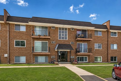 2b-215 S Hale Street, Addison, IL, 60101 | Card Image