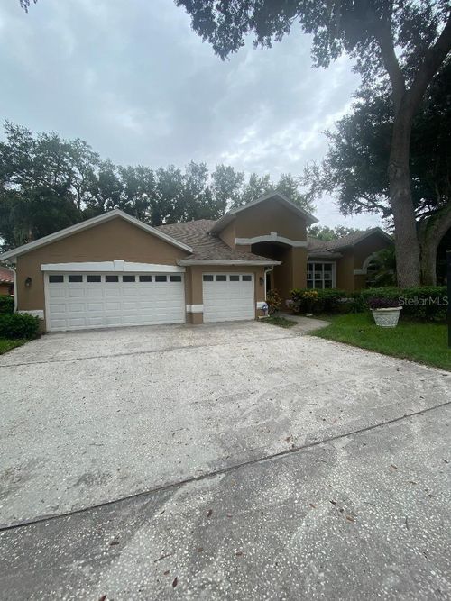 2243 Eagle Bluff Dr, VALRICO, FL, 33596-7220 | Card Image