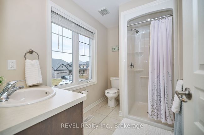 91 Roselawn Cres, House attached with 2 bedrooms, 4 bathrooms and 1 parking in Welland ON | Image 25