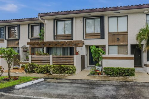 4-16424 Ne 26th Ave, Miami, FL, 33160-4033 | Card Image
