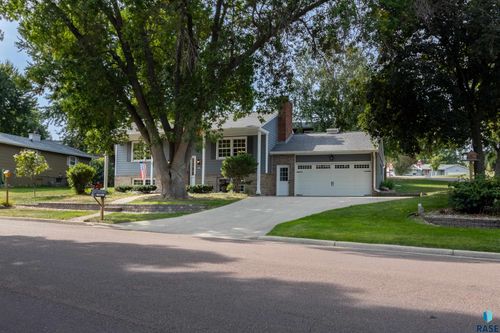 1501 E Otonka Trl Trail, Sioux Falls, SD, 57103-4549 | Card Image