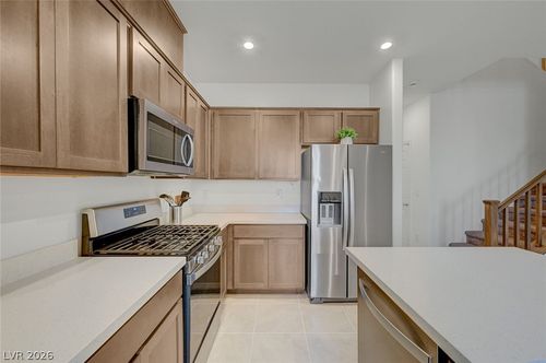 909 Kyanite Ln, Henderson, NV, 89011-1562 | Card Image