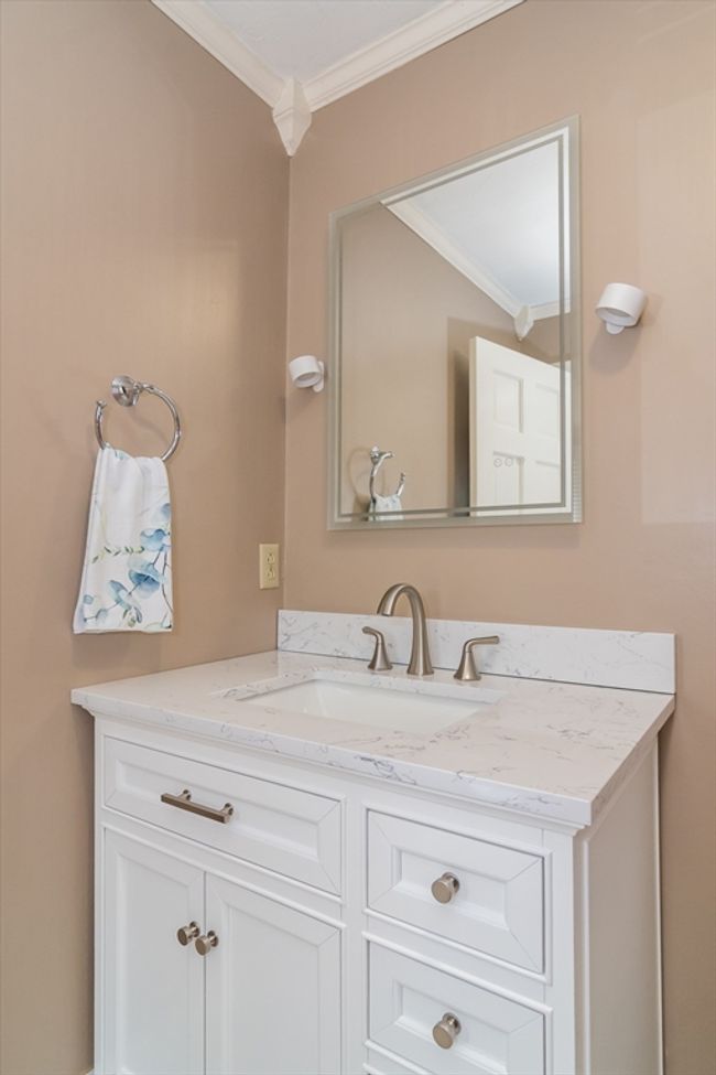 A - 372 Village St, House other with 4 bedrooms, 4 bathrooms and 8 parking in Medway MA | Image 15
