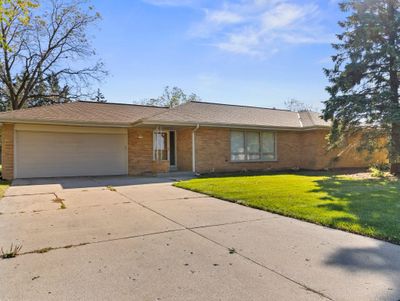 7710 N Chadwick Rd, House other with 4 bedrooms, 1 bathrooms and null parking in GLENDALE WI | Image 1