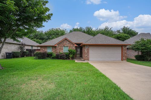 1307 Hyde Park Blvd, Cleburne, TX, 76033-7507 | Card Image