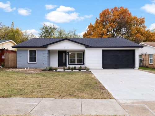 2726 Ridgewood St, Irving, TX, 75062-4115 | Card Image