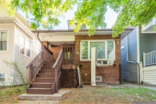 2435 N Monticello Ave, Chicago, IL, 60647-2322 | Card Image