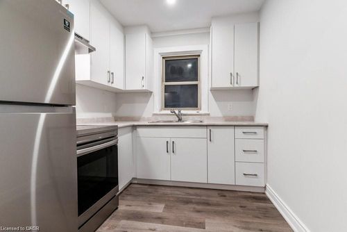a-598 Upper James St, Hamilton, ON, L9C2Y8 | Card Image