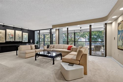 f463-2810 N 46th Ave, Hollywood, FL, 33021-2906 | Card Image