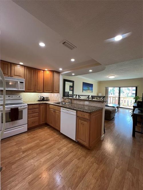 222-900 River Reach Dr, Fort Lauderdale, FL, 33315-1100 | Card Image