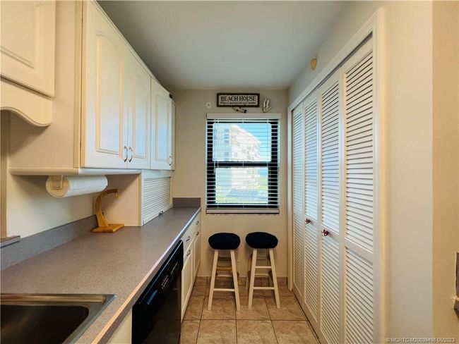 APT-401 - 10044 Ocean Dr, Condo with 3 bedrooms, 2 bathrooms and null parking in Jensen Beach FL | Image 13