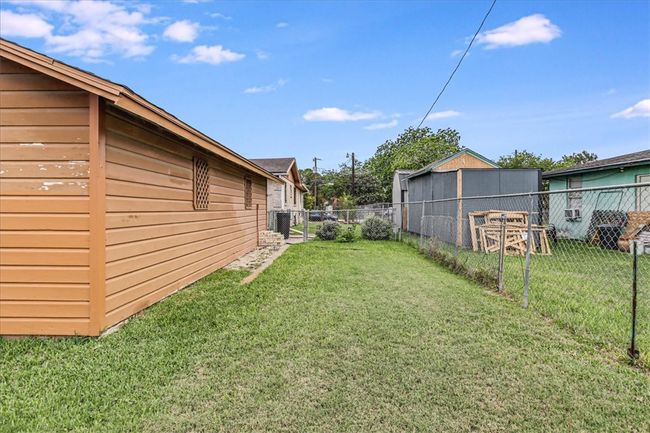 1032 Illinois St, House other with 3 bedrooms, 1 bathrooms and 6 parking in Robstown TX | Image 28