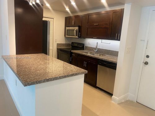 316-100 Lakeview Dr, Weston, FL, 33326-2509 | Card Image