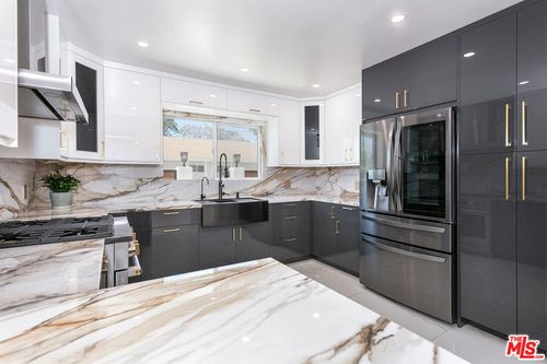 7001 Beckett St, Tujunga, CA, 91042 | Card Image