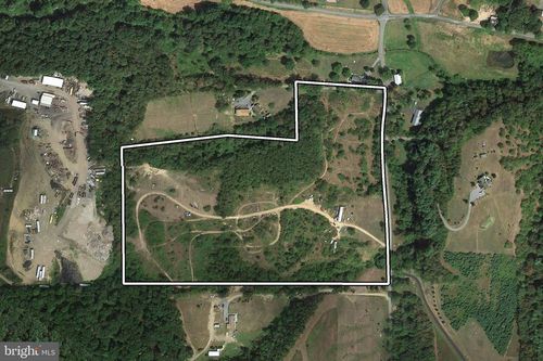230 Evergreen Rd, SHERMANS DALE, PA, 17090-8104 | Card Image