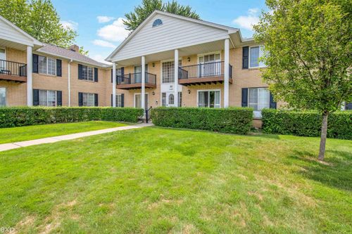 34691 Kimberly Dr, Sterling Heights, MI, 48312-5065 | Card Image