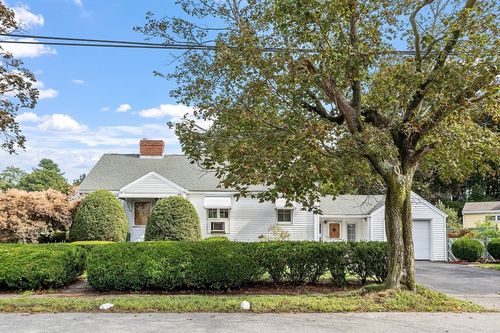 2 Oaklandvale Ave, Saugus, MA, 01906-3230 | Card Image