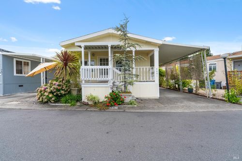 4691 Circle Dr, Santa Rosa, CA, 95409-4112 | Card Image