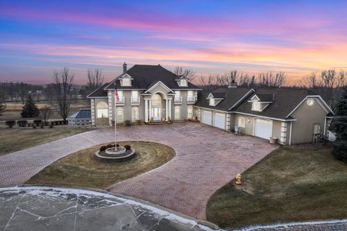 1550 Willow Run Blvd, Le Mars, IA, 51031-7517 | Card Image