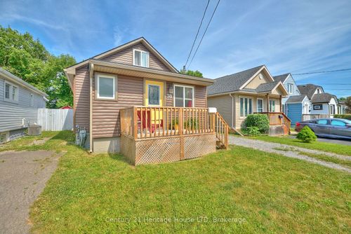 30 Mcalpine Ave S, Welland, ON, L3B1T6 | Card Image