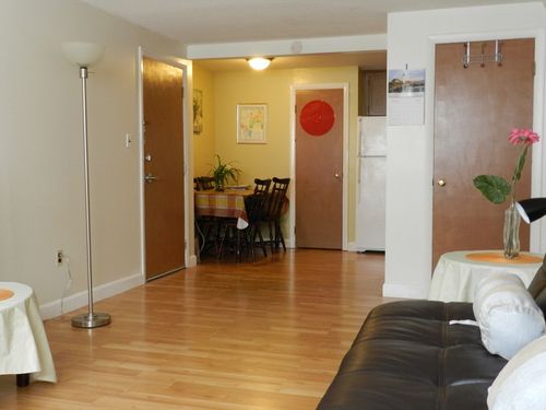 8-2 Old Colony Ln, Arlington, MA, 02476-4425 | Card Image