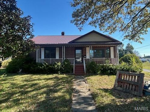 220 S Pine St, Saint Elmo, IL, 62458-1144 | Card Image