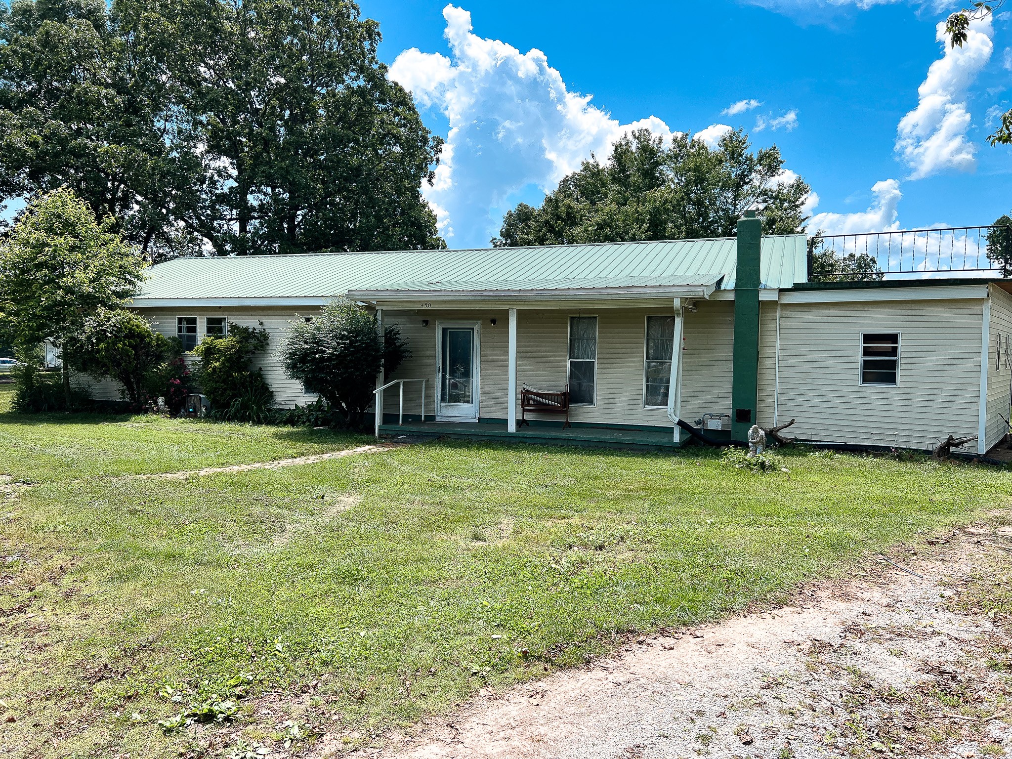 Mill Ave, Hohenwald, TN 38462