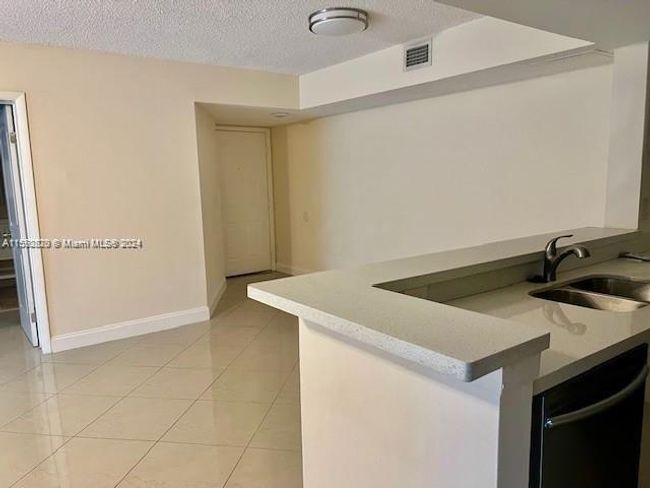 APT-1217 - 9244 W Atlantic Blvd, Condo with 2 bedrooms, 2 bathrooms and null parking in Coral Springs FL | Image 9