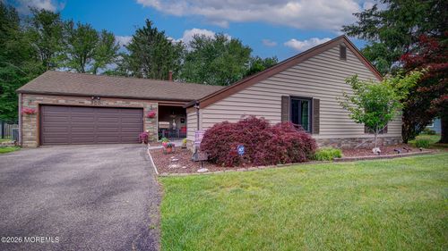 320 Double Creek Pkwy, Freehold, NJ, 07728-3054 | Card Image
