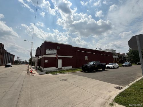 8637 Mount Elliott St, Detroit, MI, 48211-1721 | Card Image