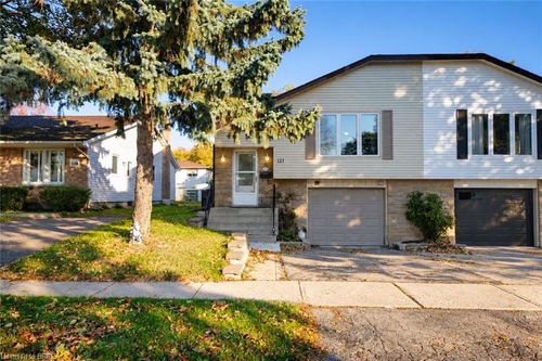 121 Ashgrove Ave, Brantford, ON, N3R6E8 | Card Image
