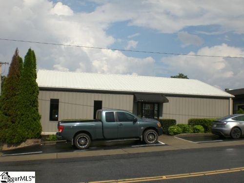 106 N Pendleton St, Easley, SC, 29640-2046 | Card Image