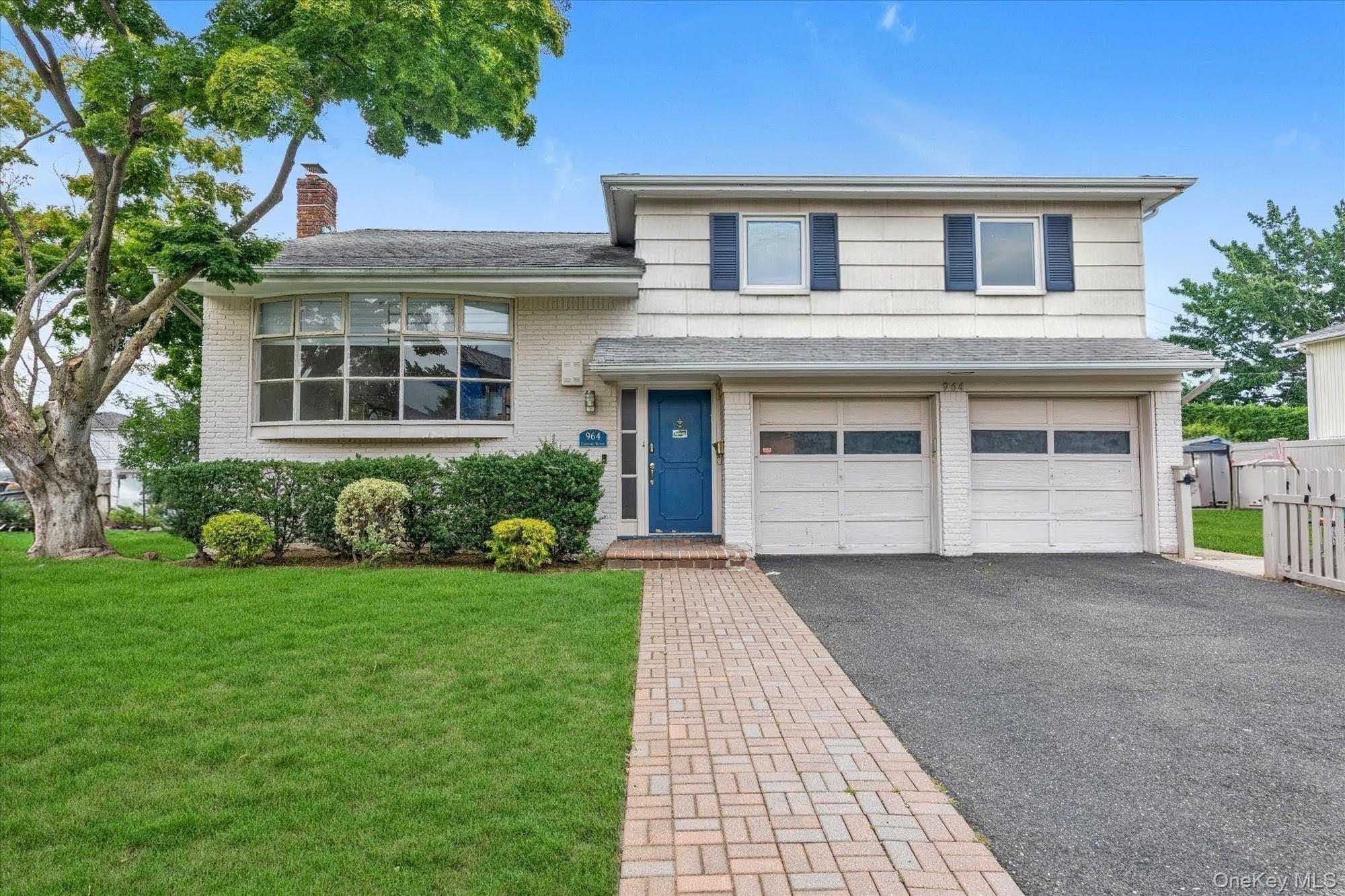 964 Cranford Ave, Pending in Valley Stream - eXp Realty