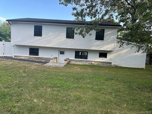 91 Washington Ave, Wheatley Heights, NY, 11798-2110 | Card Image