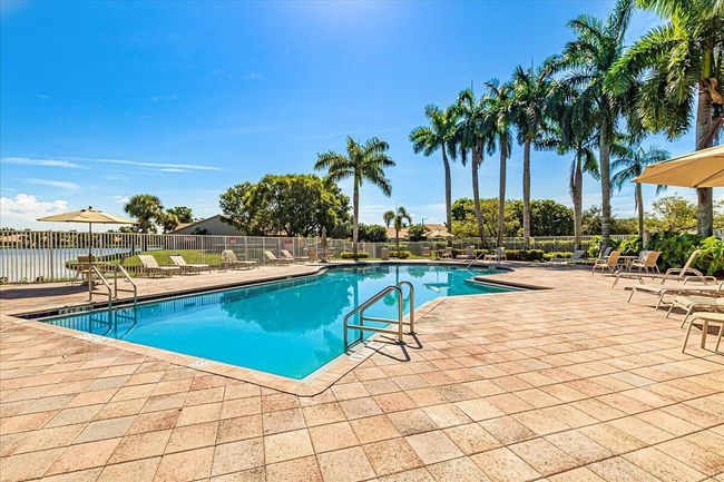 10705 Pelican Dr, Condo with 2 bedrooms, 2 bathrooms and null parking in West Palm Beach FL | Image 29