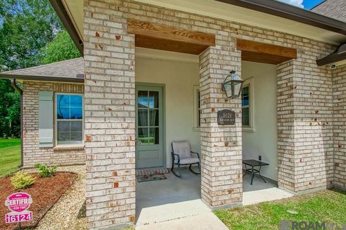 16124 Blackstone Dr, Pride, LA, 70770-2212 | Card Image