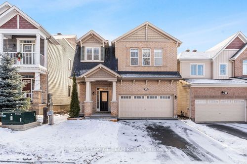 106 Pinelock St, Kanata, ON, K2M0L3 | Card Image