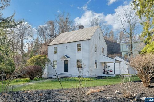 30 Edgecliff Rd, Montclair, NJ, 07043-1112 | Card Image