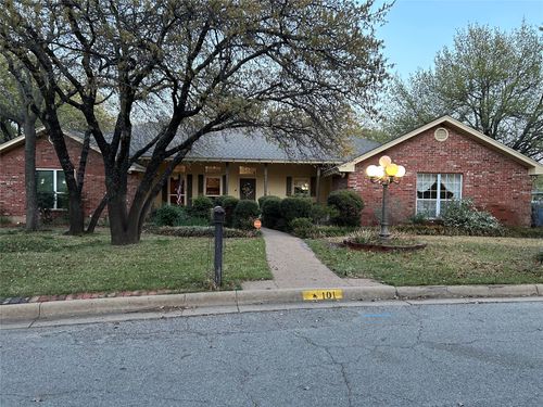 101 Golden Kinglet Ln, Cisco, TX, 76437-3274 | Card Image