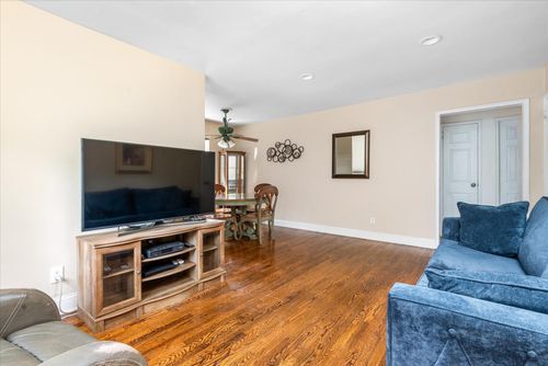 1a-211 69th Ave, Oakland Gardens, NY, 11364-2531 | Card Image