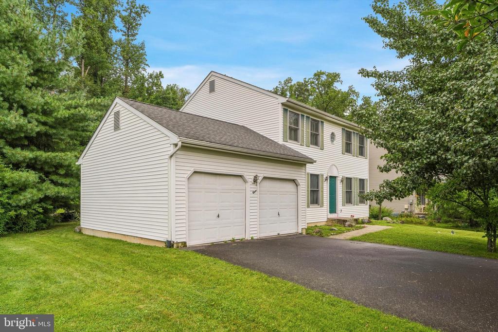 Residential in SELLERSVILLE 3