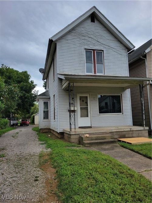 631 Locust St, Coshocton, OH, 43812-1246 | Card Image