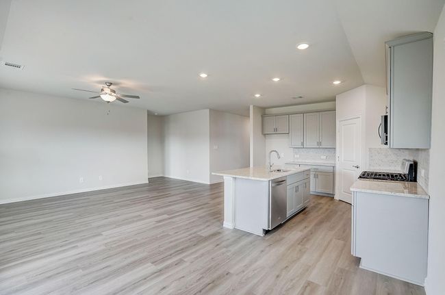 522 Castle Rd, House other with 4 bedrooms, 3 bathrooms and null parking in Sherman TX | Image 4