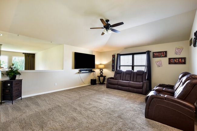 Great gathering area for the family! Movie night!! | Image 18