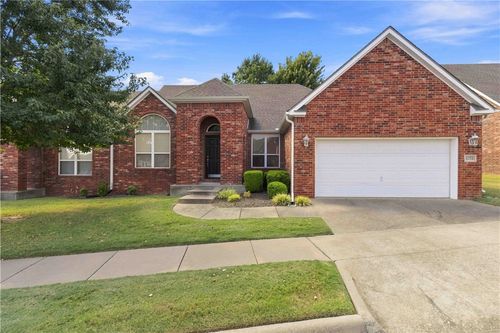 4175 N Meadow View Dr, Fayetteville, AR, 72703-5031 | Card Image